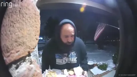 Man Delivers Fast Food to Doorbell