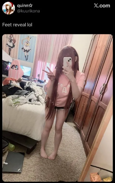 Feet Reveal Selfie