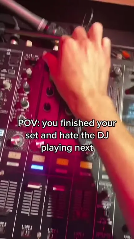 Hating the Next DJ's Set