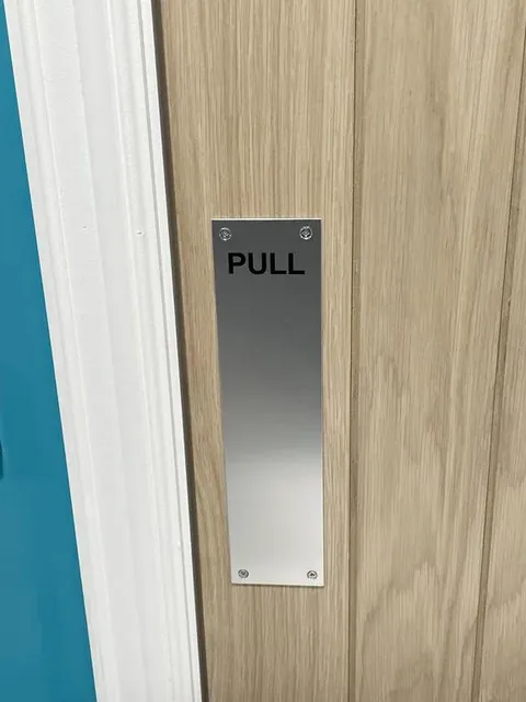PULL Door Sign