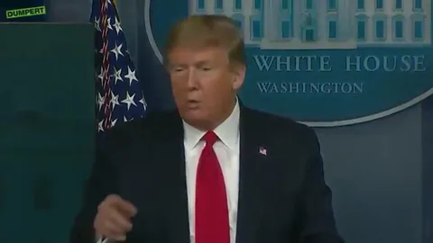 Трамп танцует на пресс-конференции