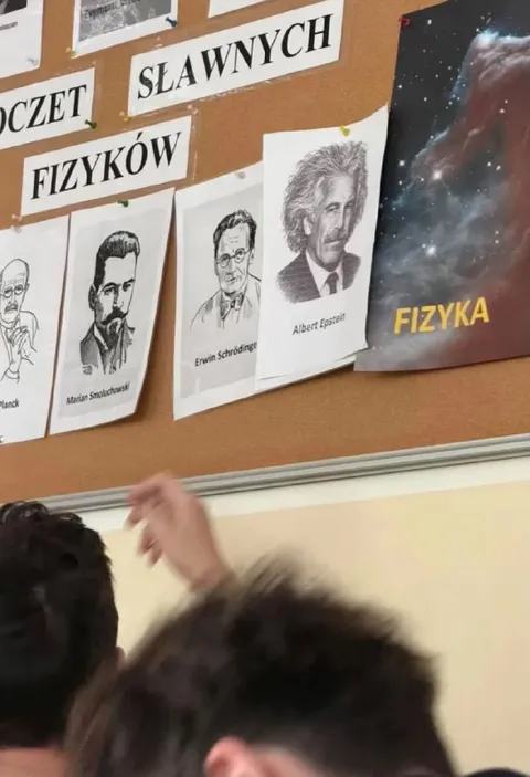 Sławni fizycy na szkolnej gazetce