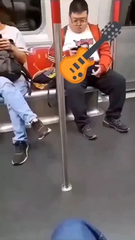 Гитарное соло в метро