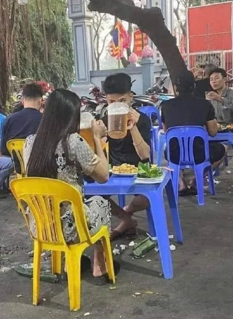 Огромный стакан пива