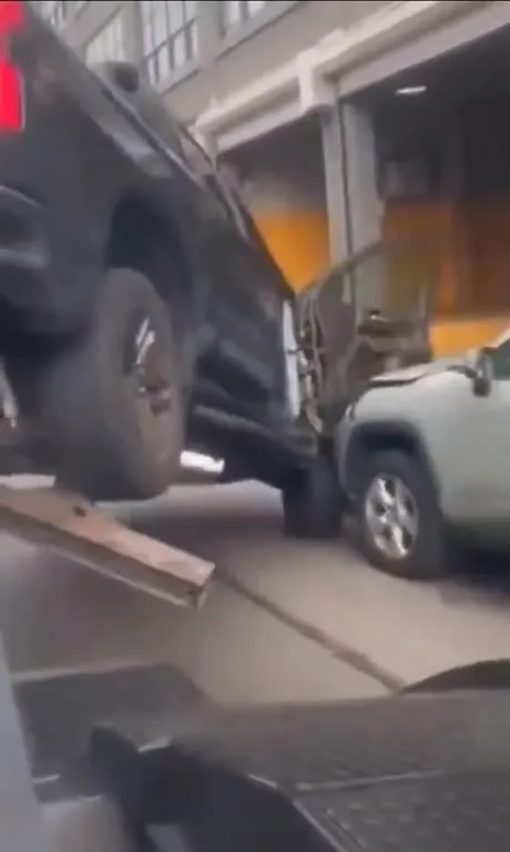 Эвакуатор с ракетной установкой