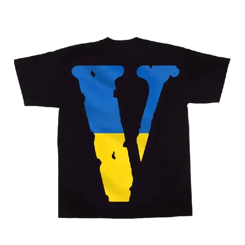 Футболка с украинским флагом
