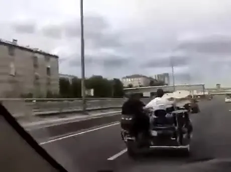 Барабанщики на мотоцикле