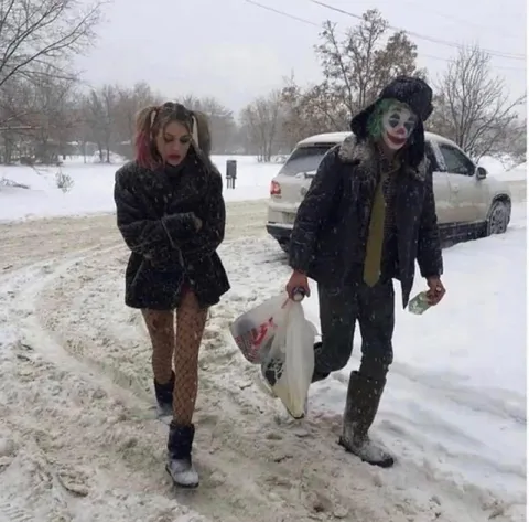 Джокер и Харли идут домой