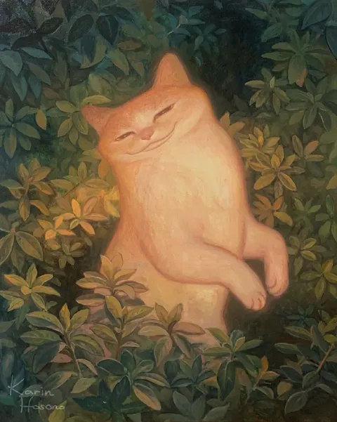 Довольный кот среди растений