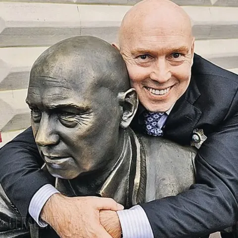 Свидание со статуей
