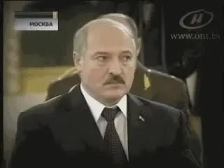 Лукашенко невозмутимо смотрит