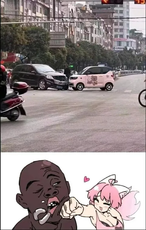 Машинка Hello Kitty и удар аниме-девушки