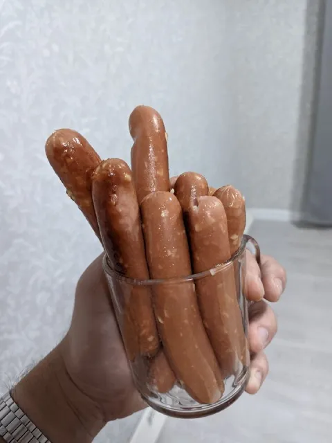 Чашечка горячих сосисок