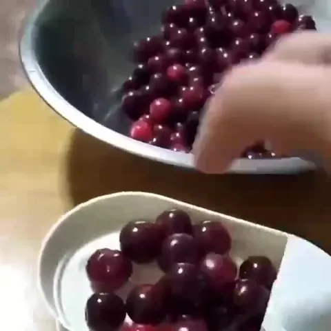 Вишнёвый косточковытаскиватель пошёл не по плану