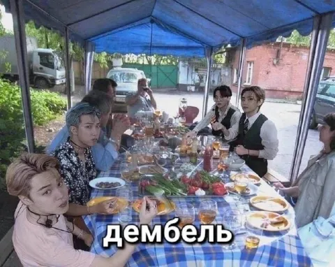 Дембель за праздничным столом