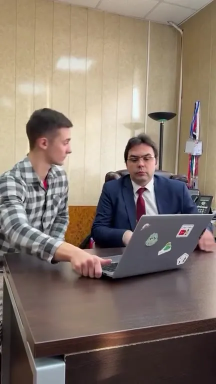 Работу сдавать? Списал?