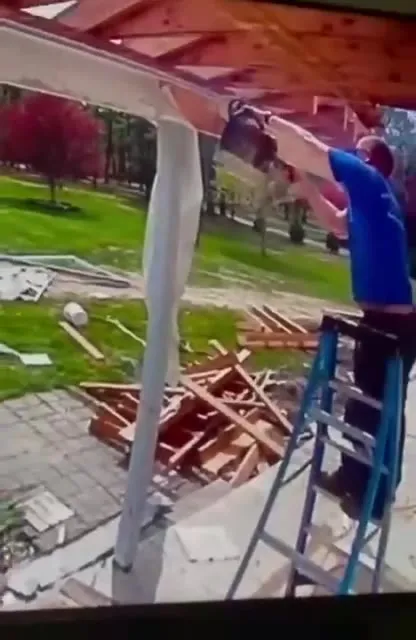 Рабочий провал с козырьком