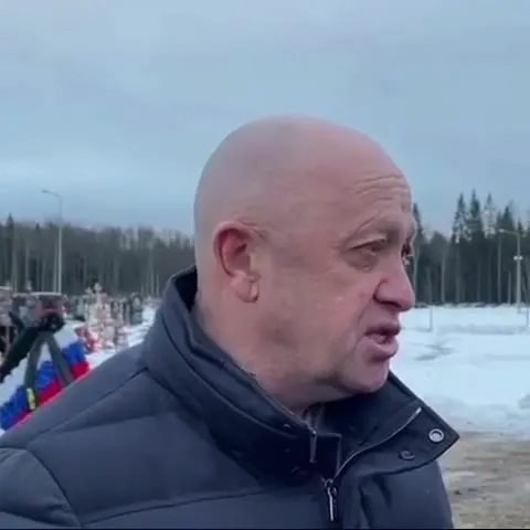 Пригожин задумчиво отвечает на вопросы
