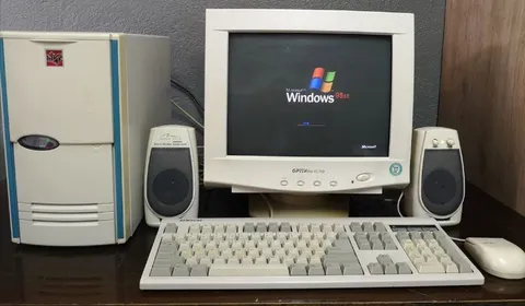 Windows 98 Retro Computer Setup