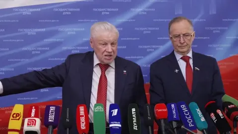 Идиоты на пресс-конференции
