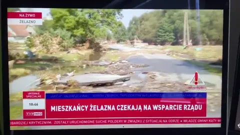 Reporter oprowadza po zalanym Żelaznie