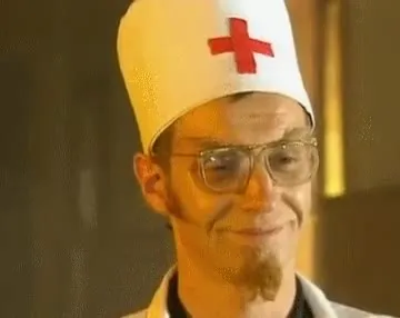 Доктор снимает очки