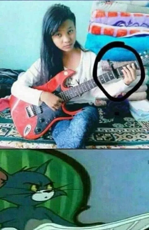 Когда играешь на гитаре