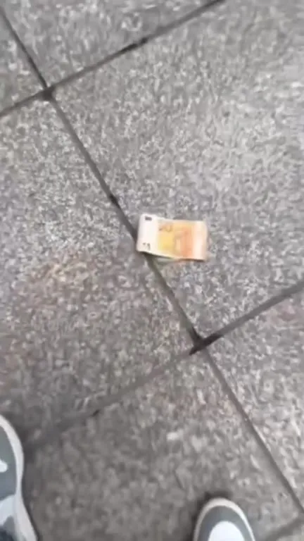 Dropping 50 Euros Becomes Dark Souls