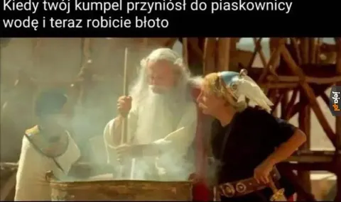 Woda w piaskownicy i błoto