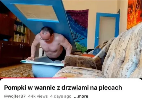 Pompki w wannie z drzwiami