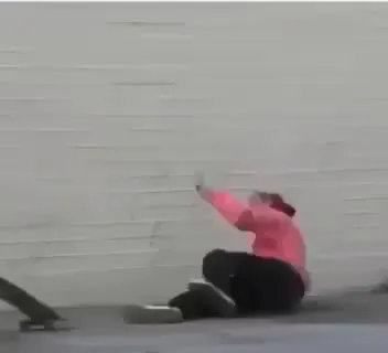 Падение и довольный шериф