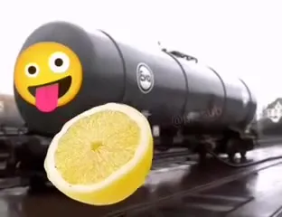 Весёлый вагон врезался в лимон