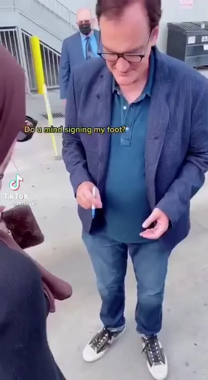 Tarantino Signs Her Foot