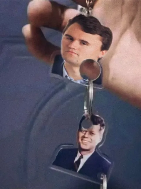 Отражение с неожиданным лицом
