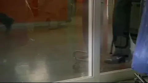 Неловкий выход с креслом