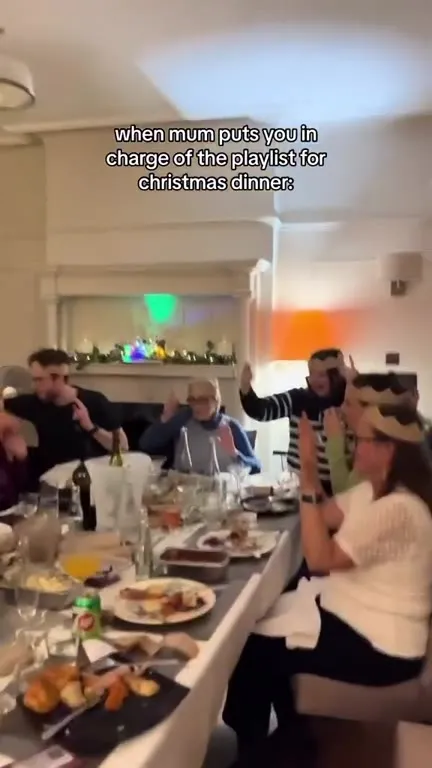 Christmas Dinner Playlist Chaos