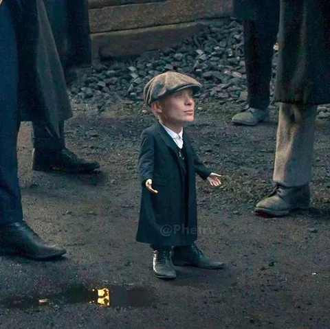 Маленький человек среди взрослых