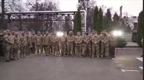 Солдаты ждут выступления Зеленского