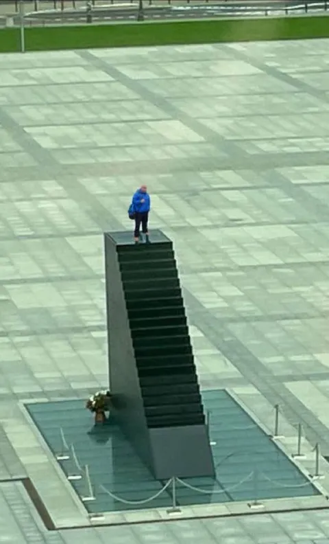 Людей здесь действительно нет