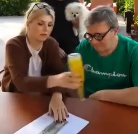 Фокус с бутылкой и деньгами