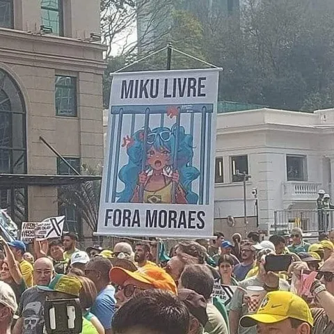 Miku Livre Fora Moraes