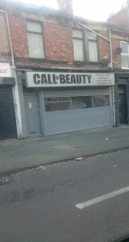 Call of Beauty Salon Sign