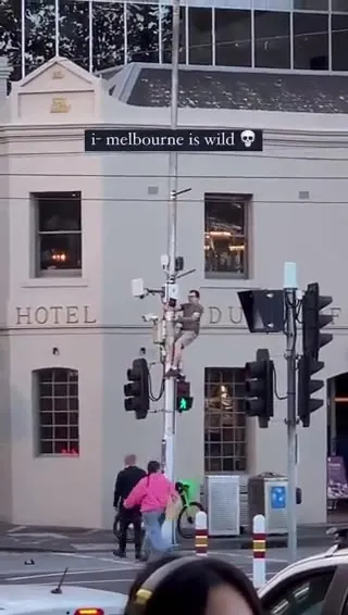 Melbourne Traffic Light Climber