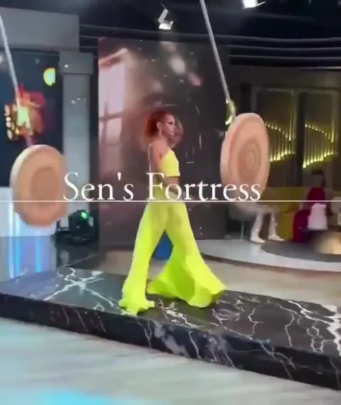 Sen’s Fortress Fashion Runway