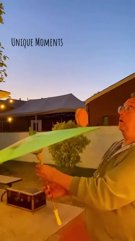 Unique Moments With a Spinning Burger