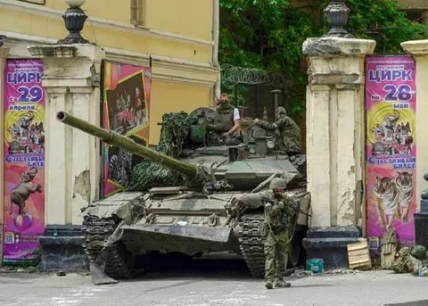 Танк у цирка
