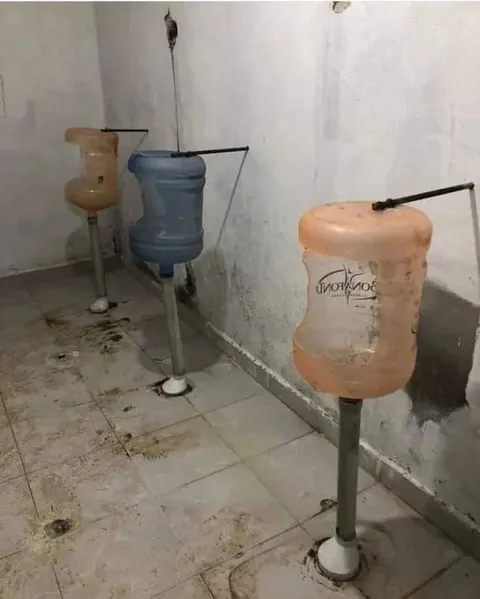 Самодельные писсуары из бутылей