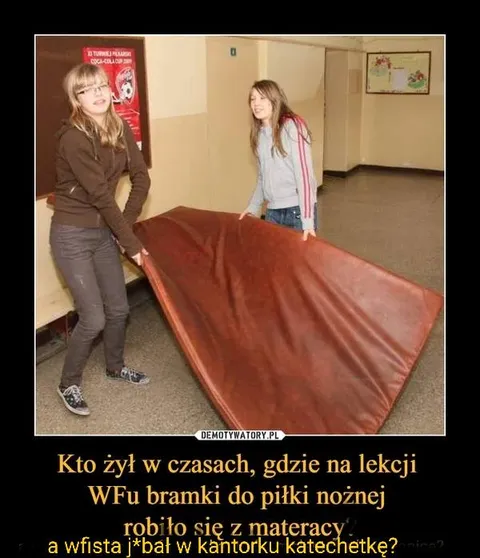 Bramki z materacy na WF-ie