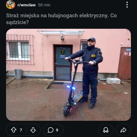 Straż miejska na hulajnodze