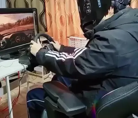 Игровое кресло не выдержало